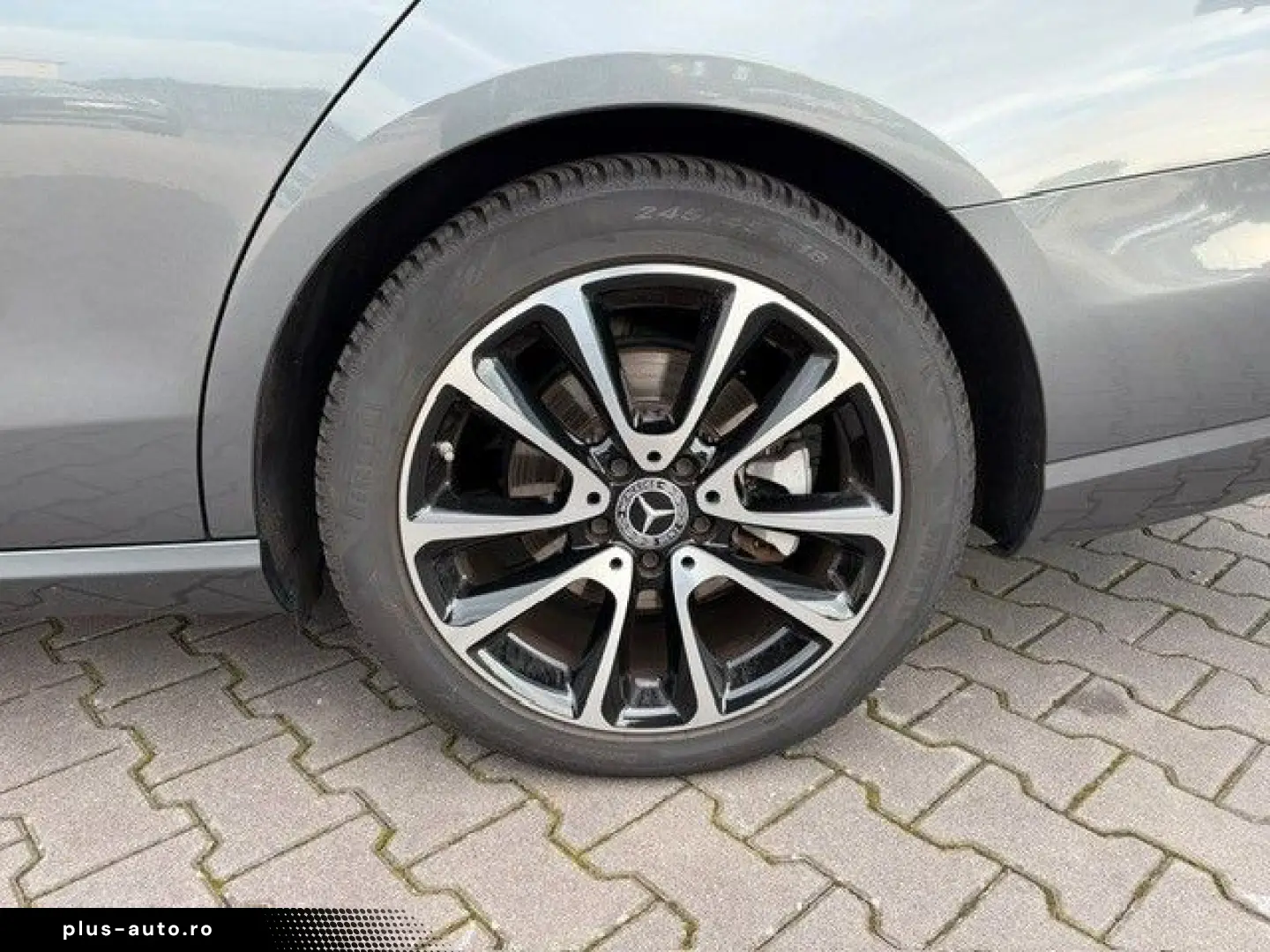 MERCEDES-BENZ E 220 d Autom. AHK Panoramadach