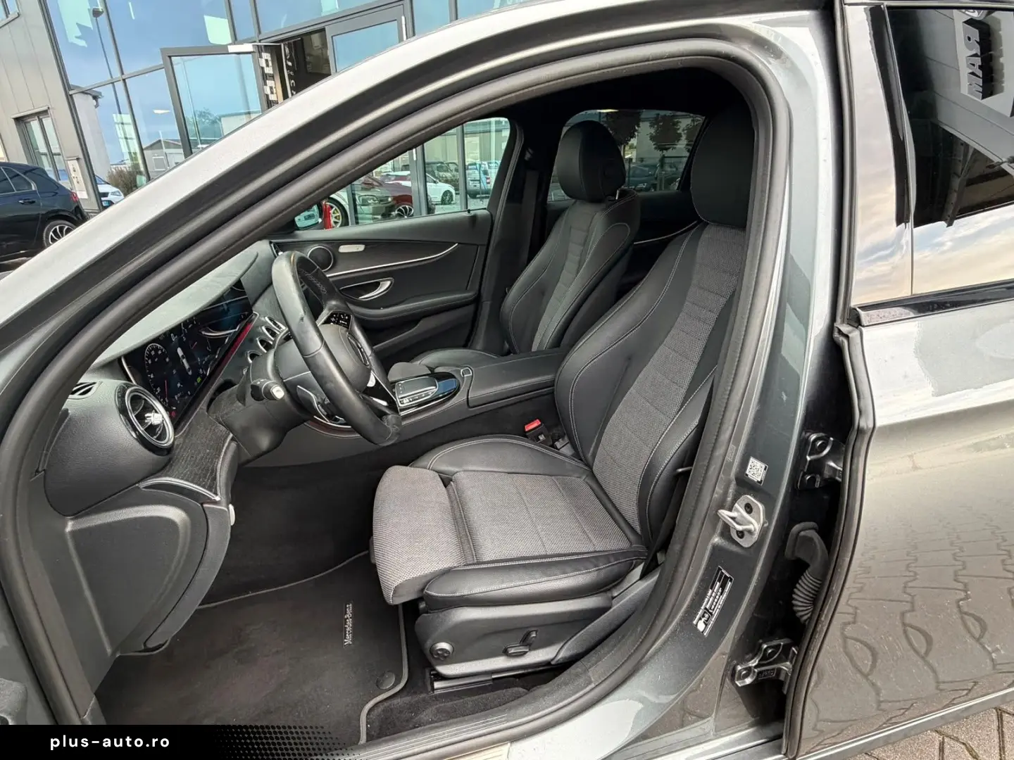 MERCEDES-BENZ E 220 d Autom. AHK Panoramadach