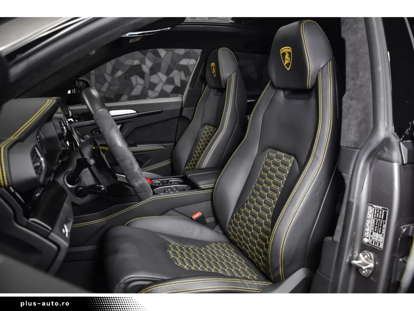 LAMBORGHINI Urus V8 AKRAPOVIC - GRIGIO KERES