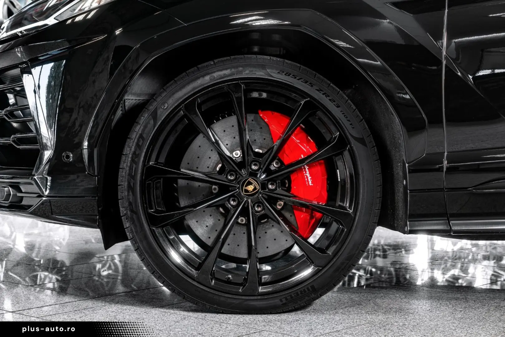 LAMBORGHINI Urus B&O 23  AKRAPOVIC MASSAGE PANO TOW WARRANTY