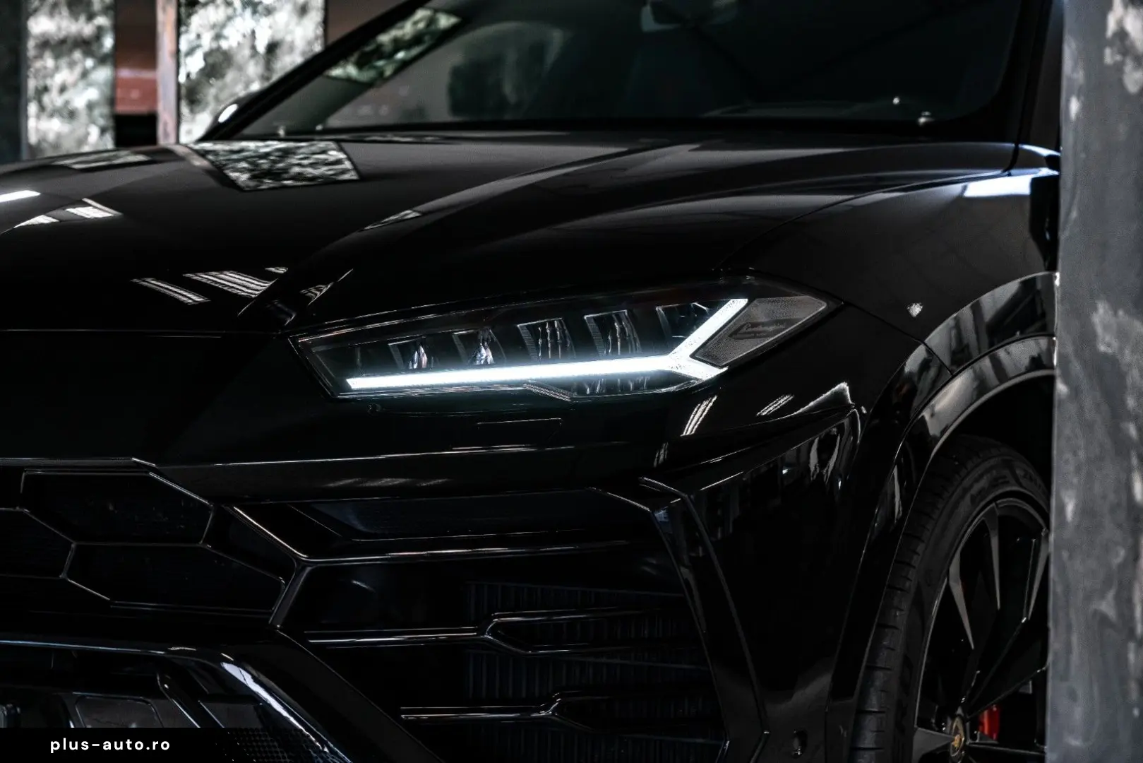 LAMBORGHINI Urus B&O 23  AKRAPOVIC MASSAGE PANO TOW WARRANTY