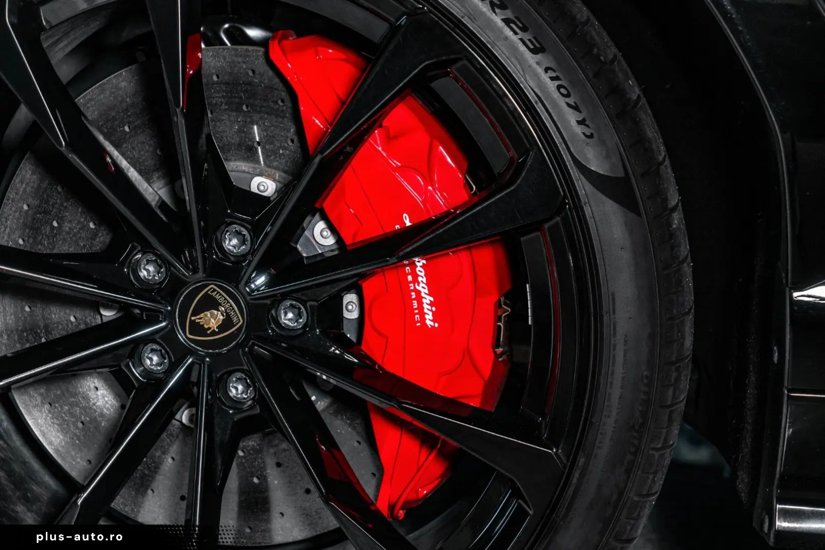 LAMBORGHINI Urus B&O 23  AKRAPOVIC MASSAGE PANO TOW WARRANTY