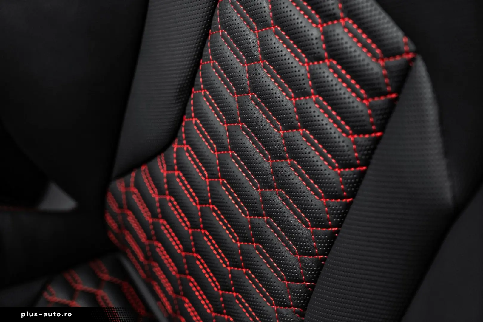 LAMBORGHINI Urus B&O 23  AKRAPOVIC MASSAGE PANO TOW WARRANTY