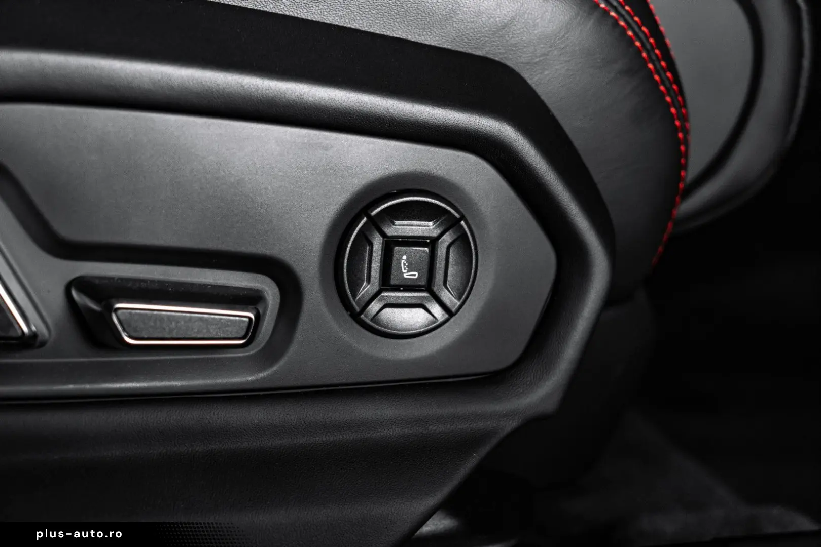 LAMBORGHINI Urus B&O 23  AKRAPOVIC MASSAGE PANO TOW WARRANTY
