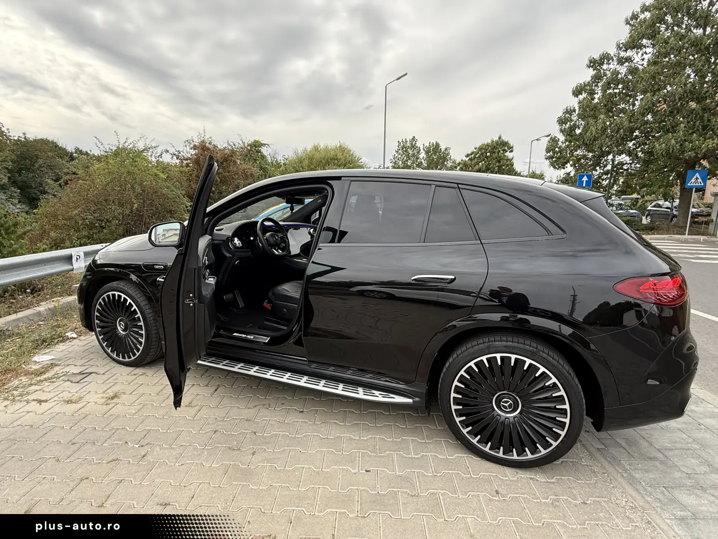 Mercedes-Benz EQE SUV