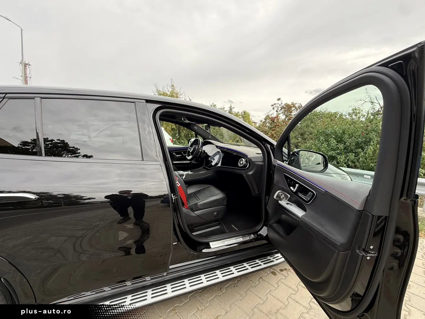 Mercedes-Benz EQE SUV