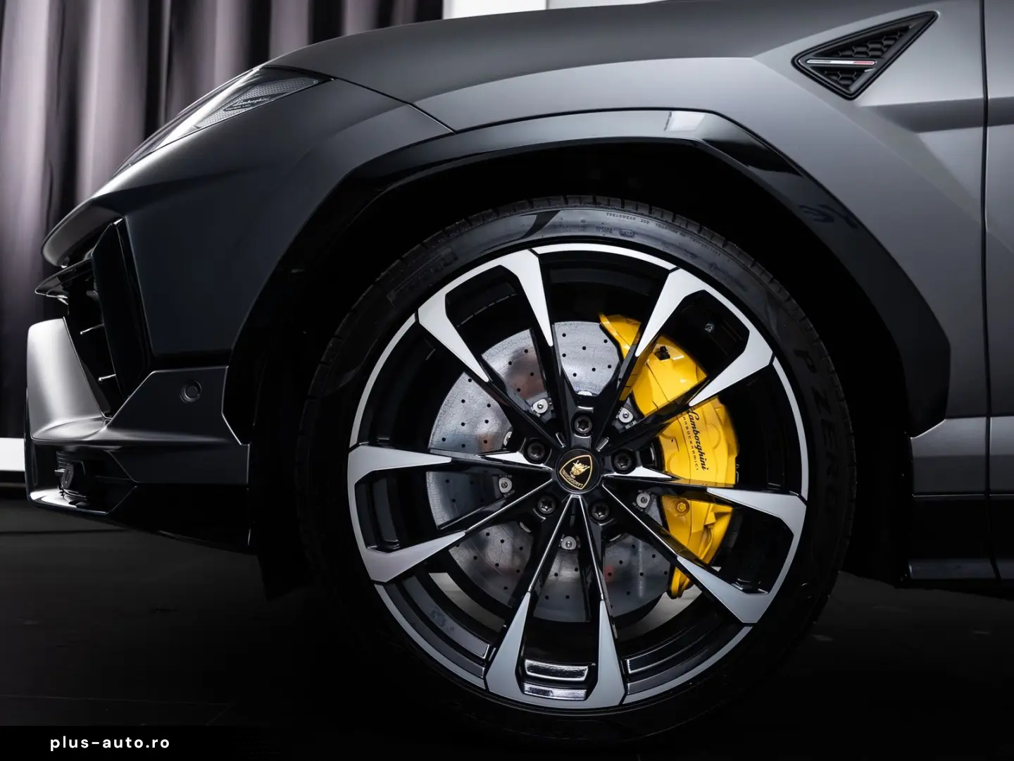 LAMBORGHINI Urus S MY23 AKRAPOVIC B&O PANO 23