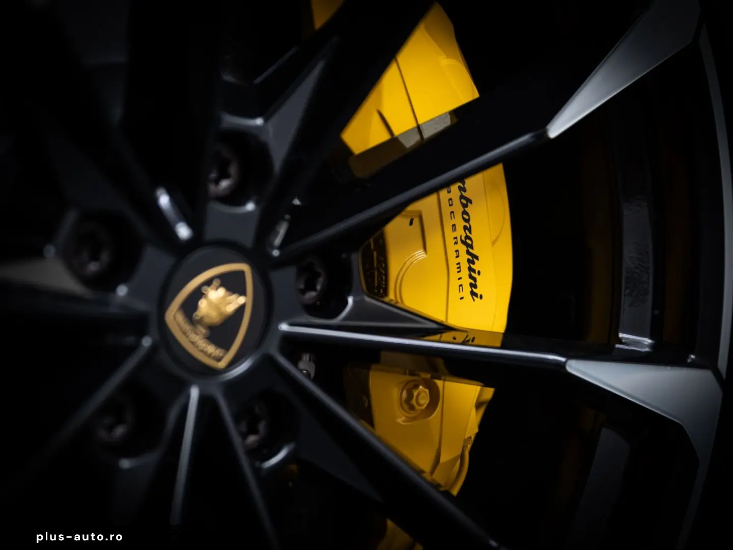 LAMBORGHINI Urus S MY23 AKRAPOVIC B&O PANO 23