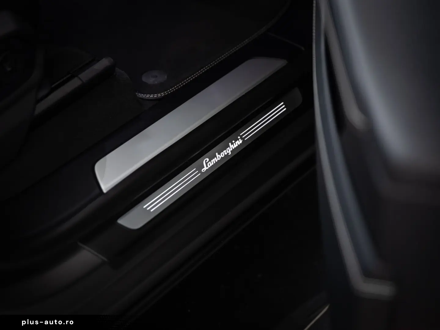 LAMBORGHINI Urus S MY23 AKRAPOVIC B&O PANO 23