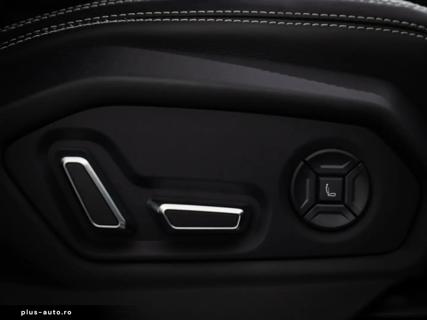 LAMBORGHINI Urus S MY23 AKRAPOVIC B&O PANO 23