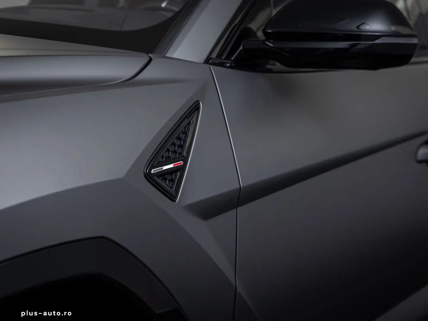 LAMBORGHINI Urus S MY23 AKRAPOVIC B&O PANO 23