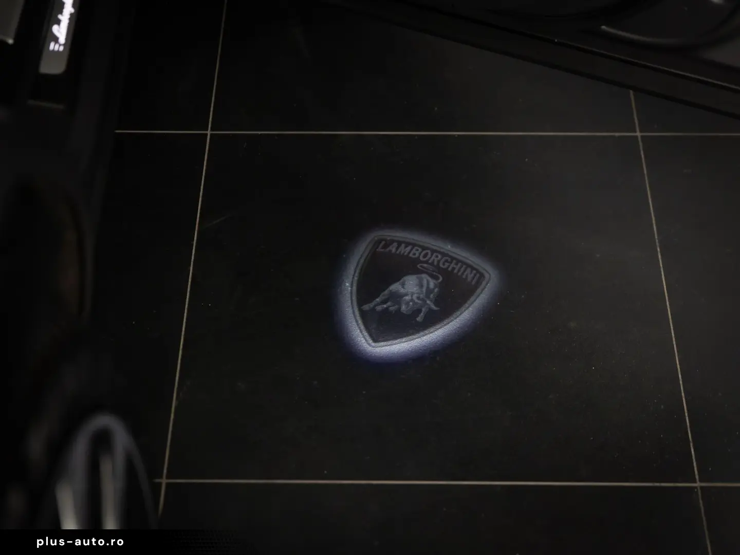 LAMBORGHINI Urus S MY23 AKRAPOVIC B&O PANO 23