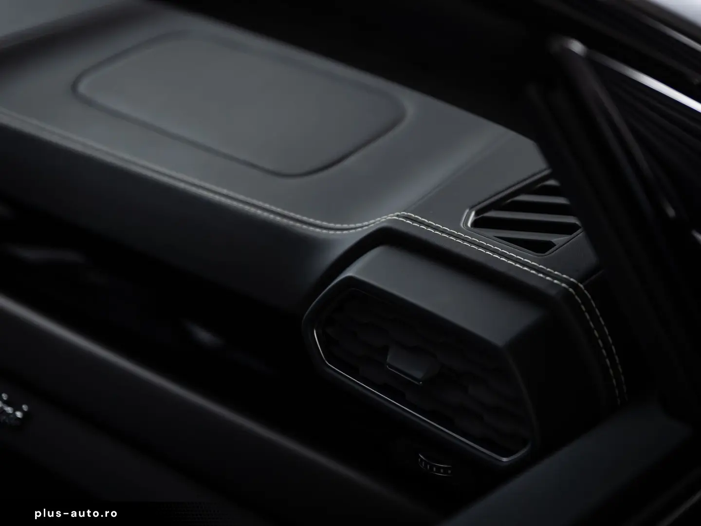 LAMBORGHINI Urus S MY23 AKRAPOVIC B&O PANO 23