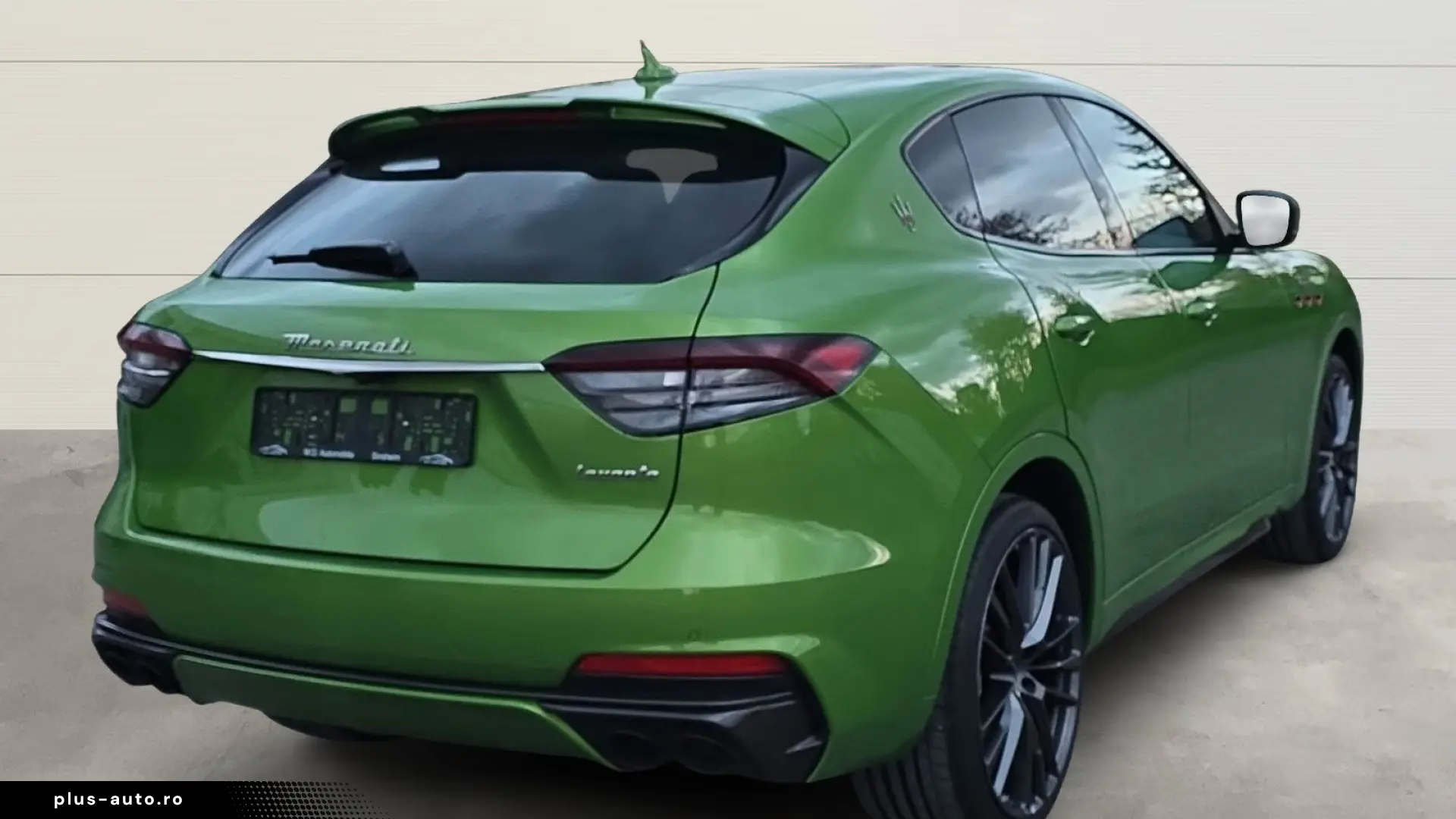 MASERATI LEVANTE TROFEO 581 CP • Pano