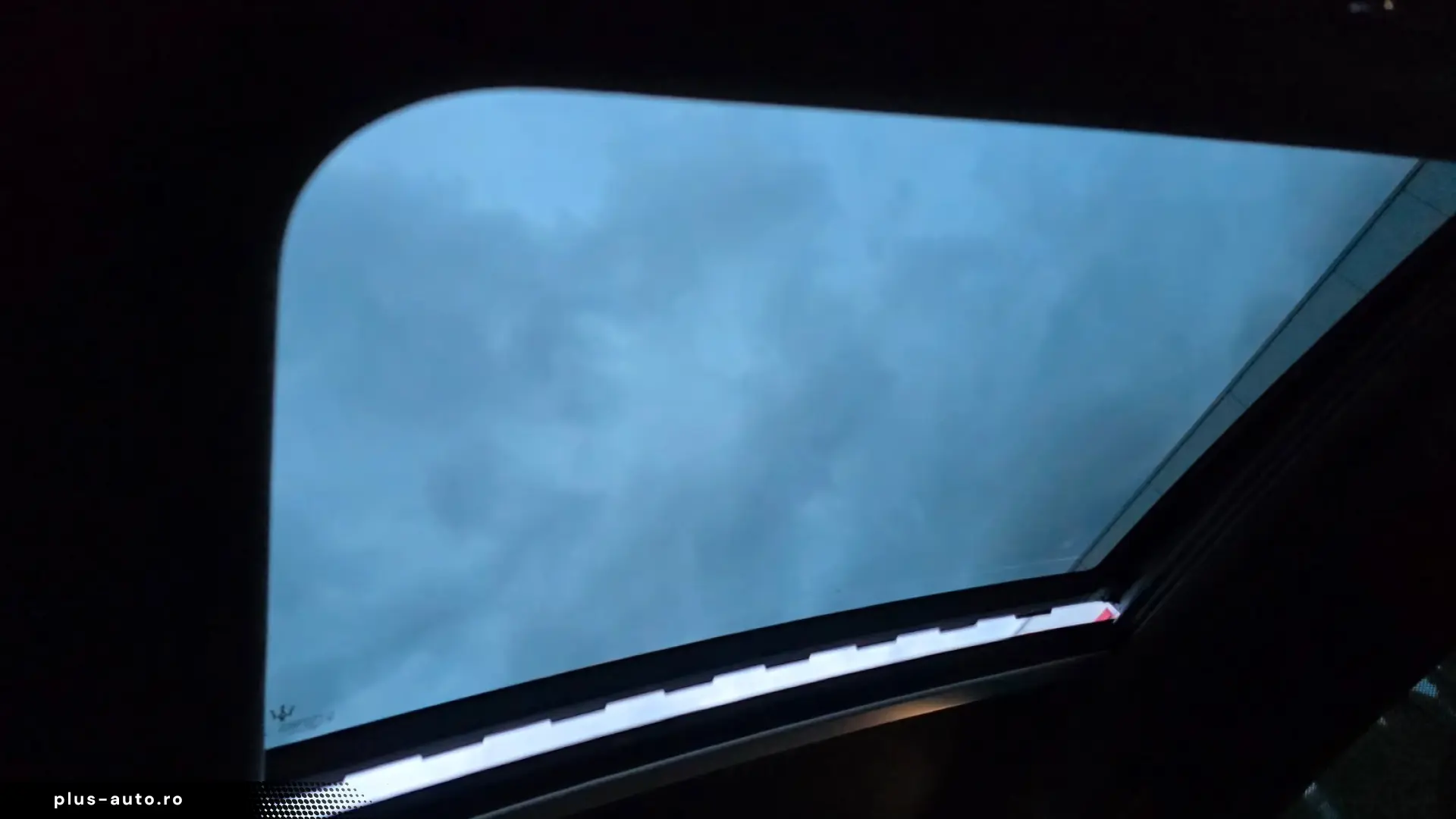 MASERATI LEVANTE TROFEO 581 CP • Pano