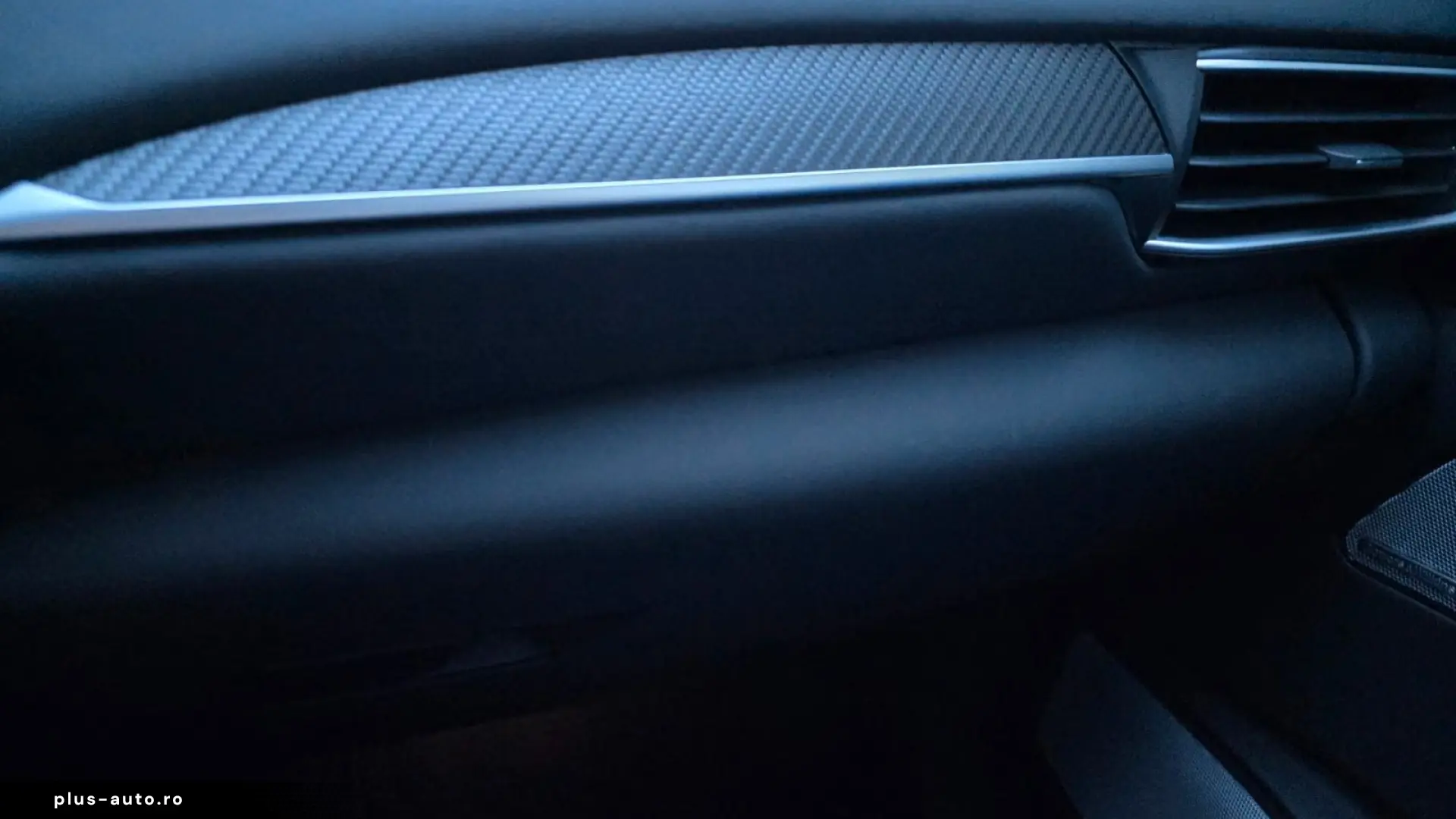 MASERATI LEVANTE TROFEO 581 CP • Pano