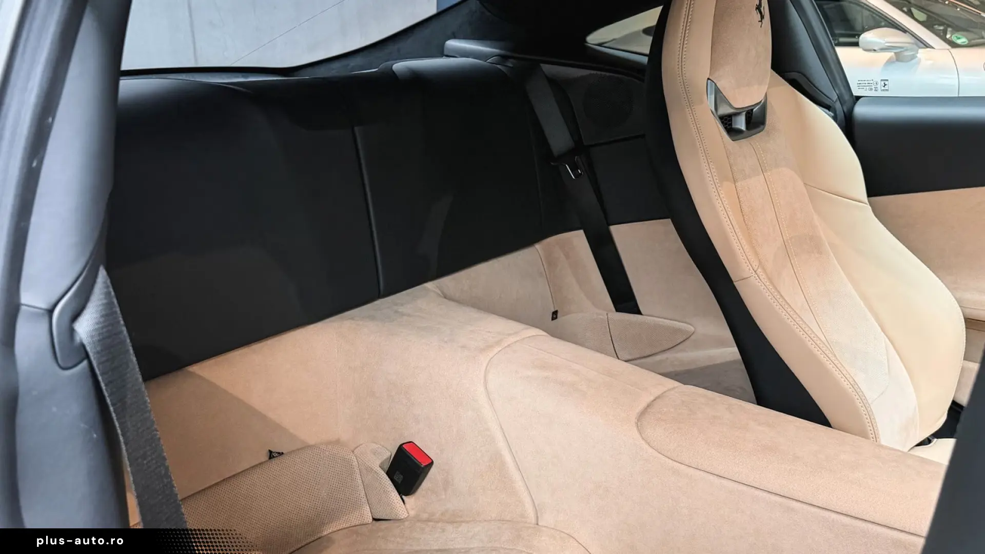 FERRARI AMALFI CARBON LED • MAGNERIDE