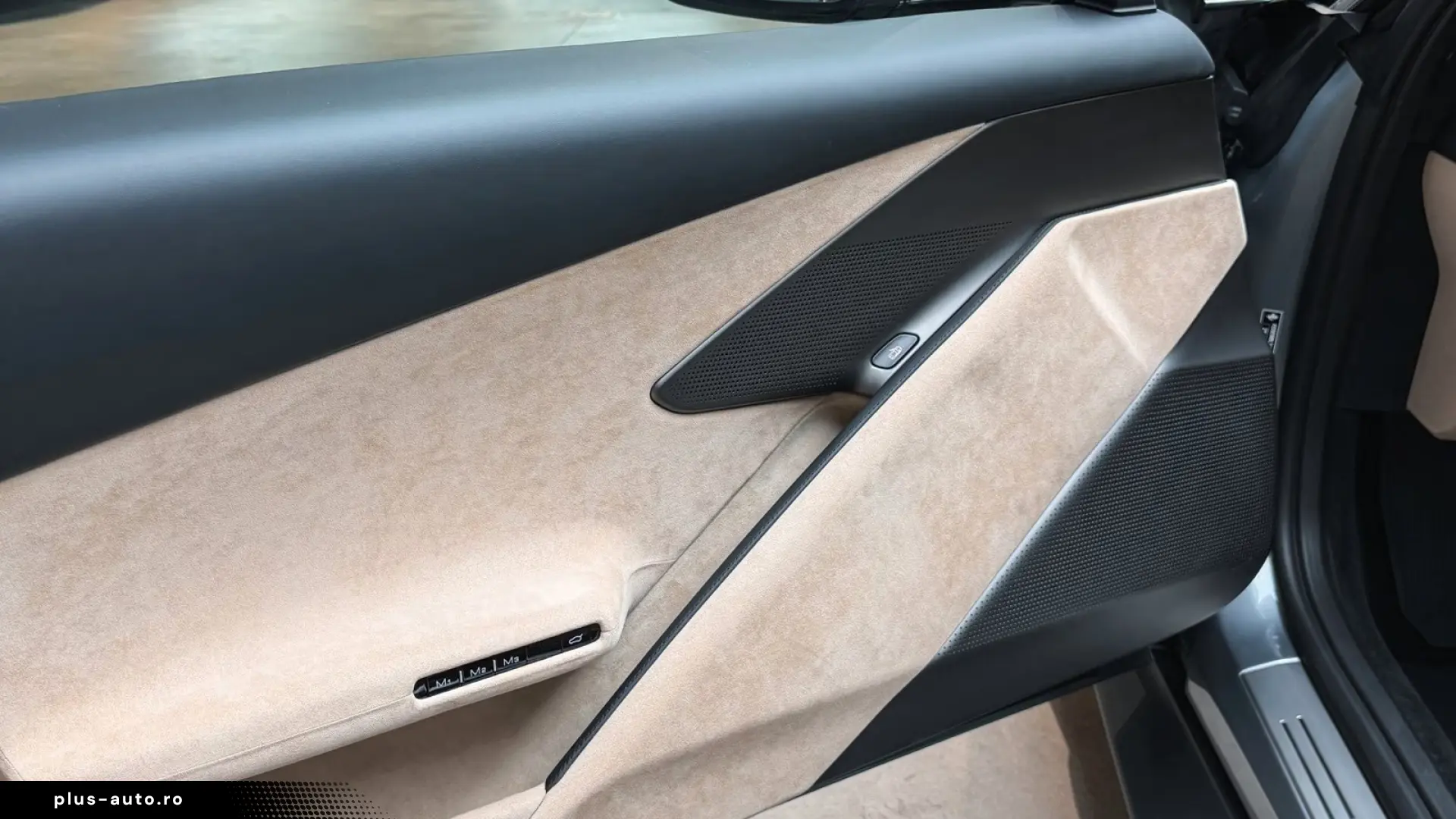 FERRARI AMALFI CARBON LED • MAGNERIDE