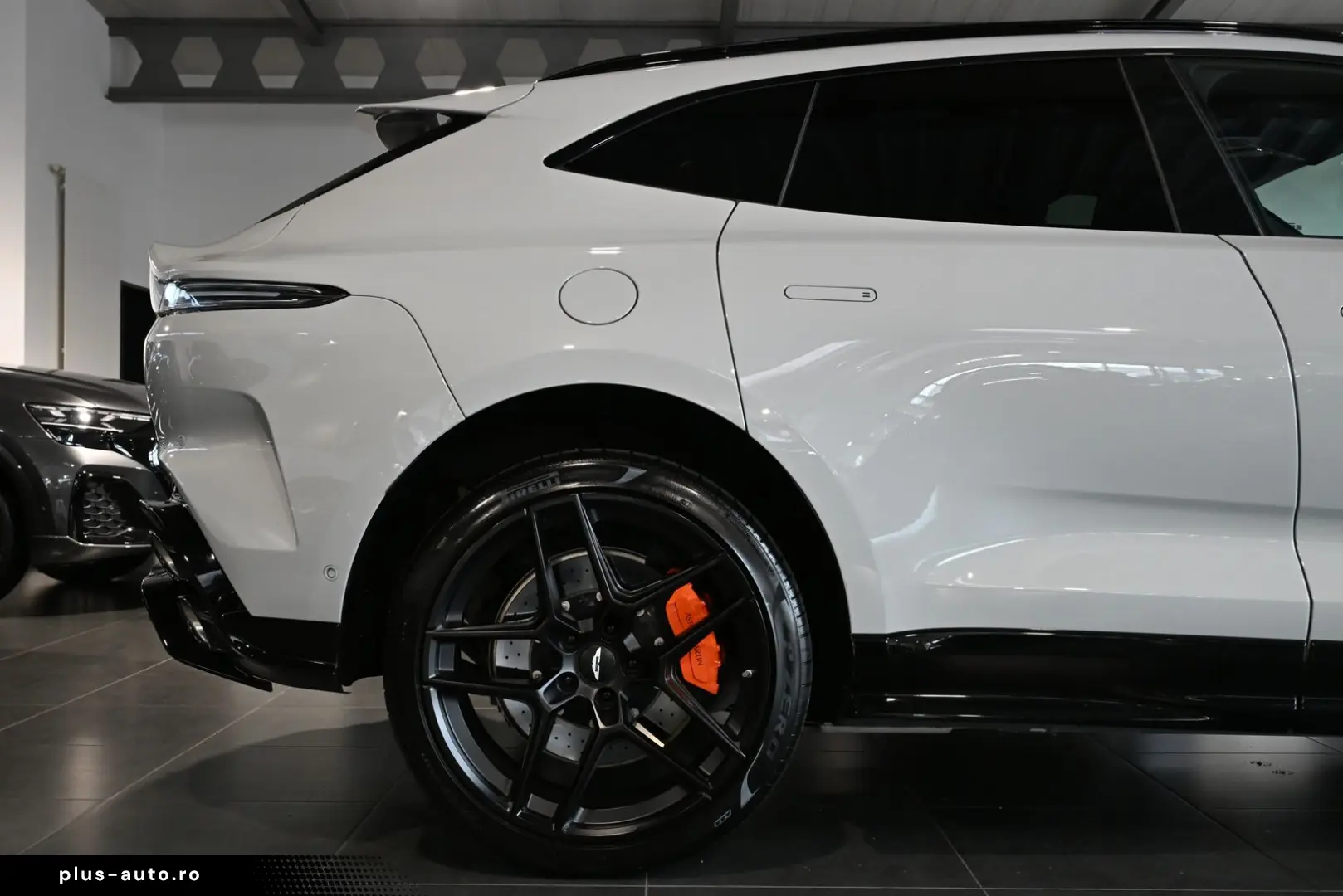 ASTON MARTIN DBX S Apex Grey PPF Lackschutz Magnesium Carbon