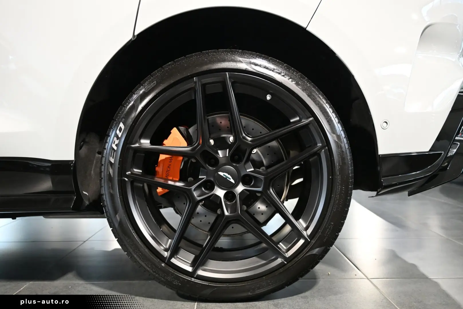 ASTON MARTIN DBX S Apex Grey PPF Lackschutz Magnesium Carbon