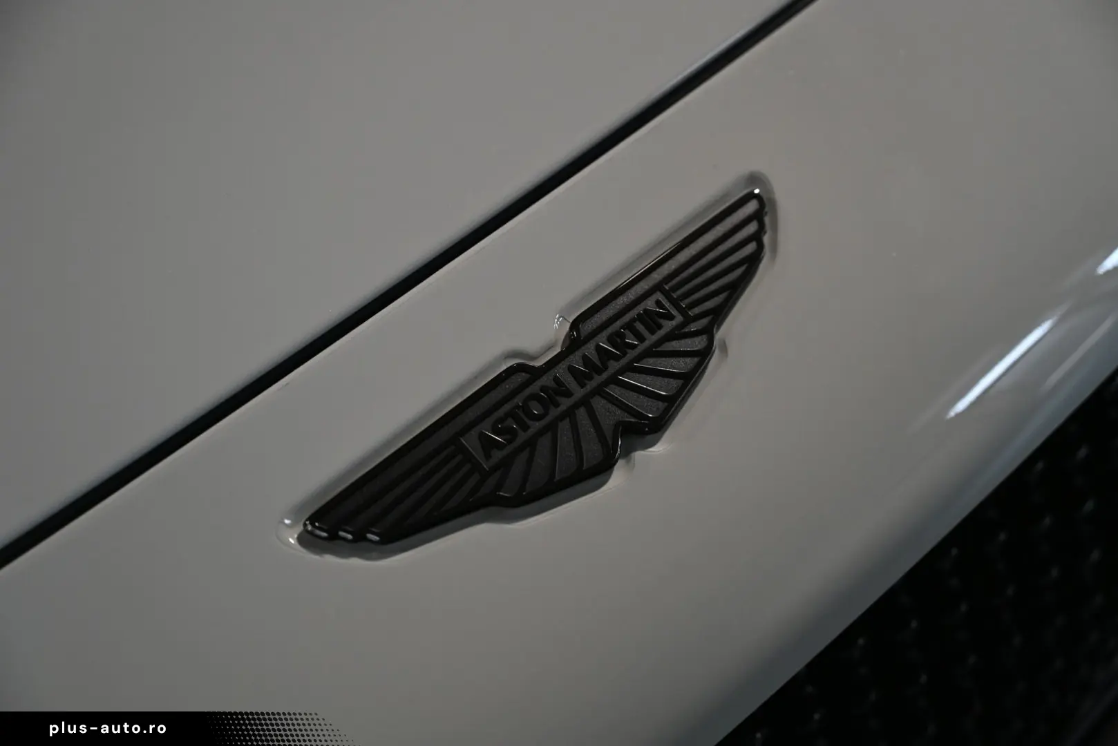 ASTON MARTIN DBX S Apex Grey PPF Lackschutz Magnesium Carbon