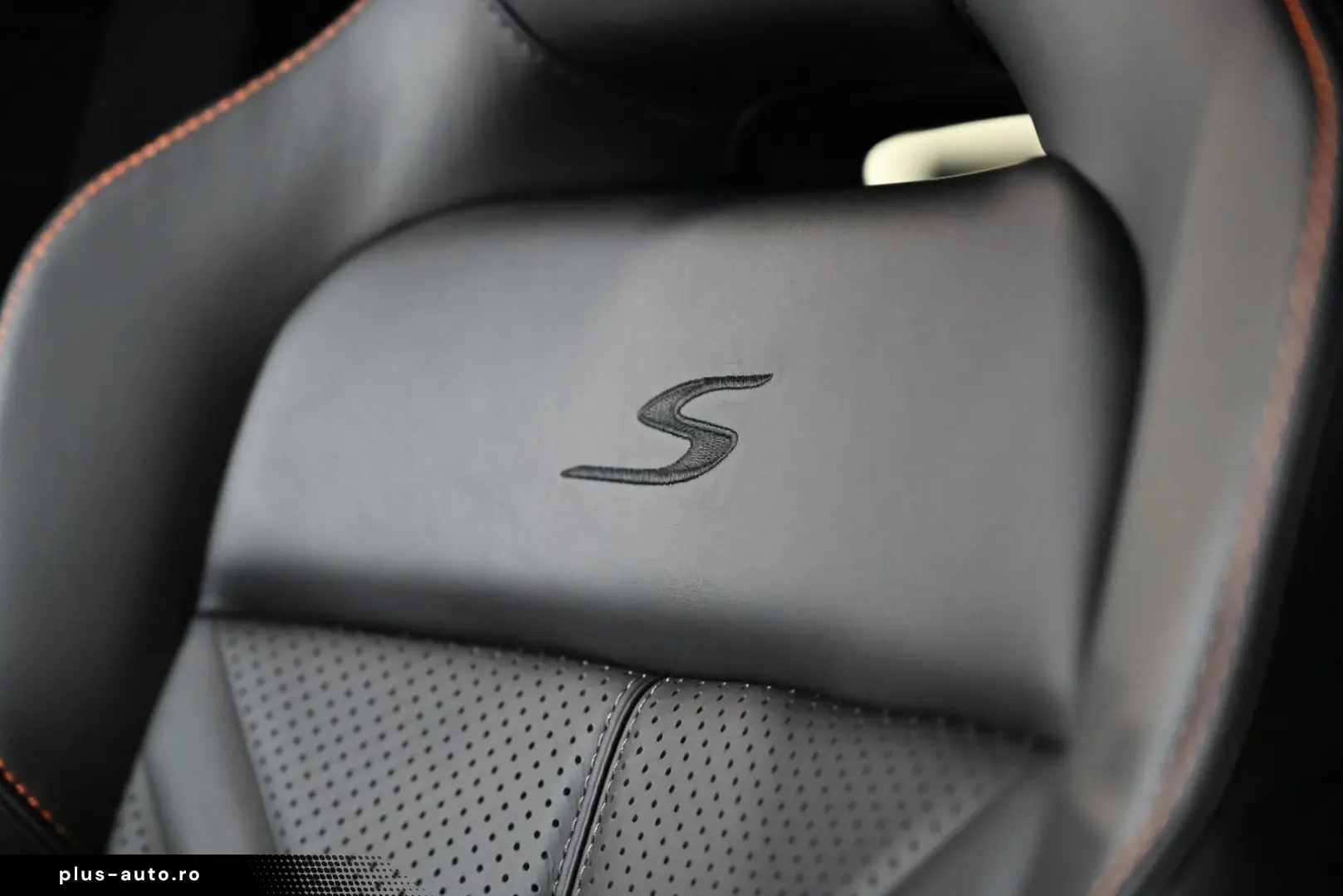 ASTON MARTIN DBX S Apex Grey PPF Lackschutz Magnesium Carbon