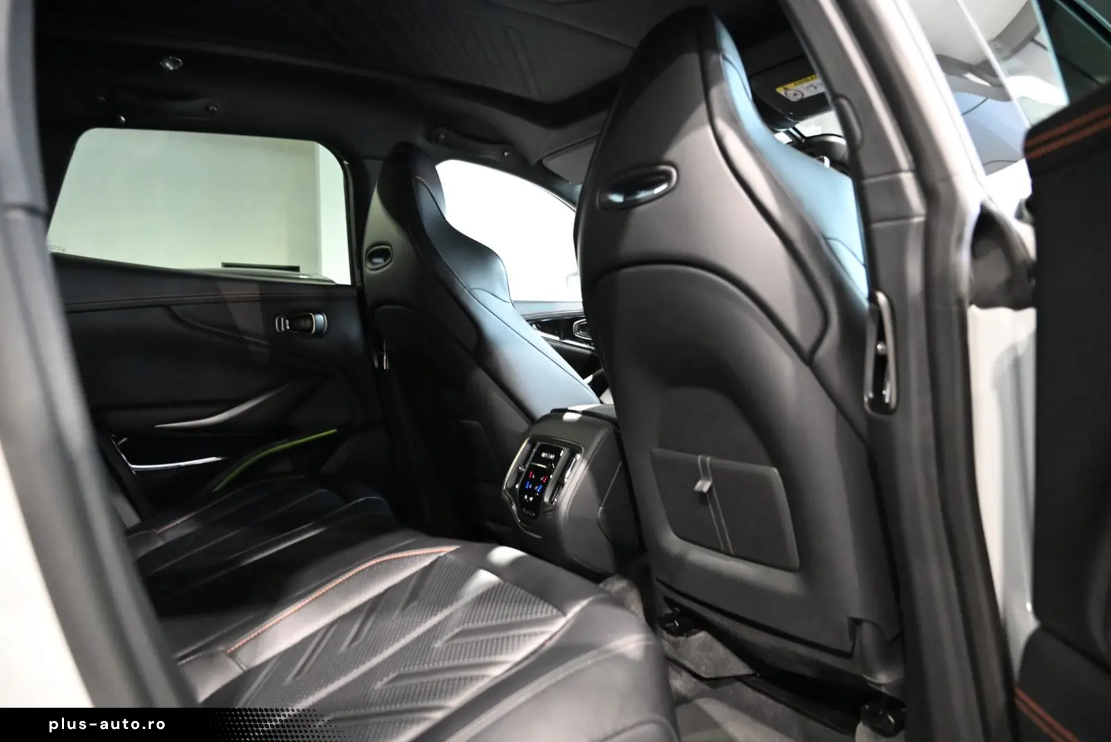ASTON MARTIN DBX S Apex Grey PPF Lackschutz Magnesium Carbon