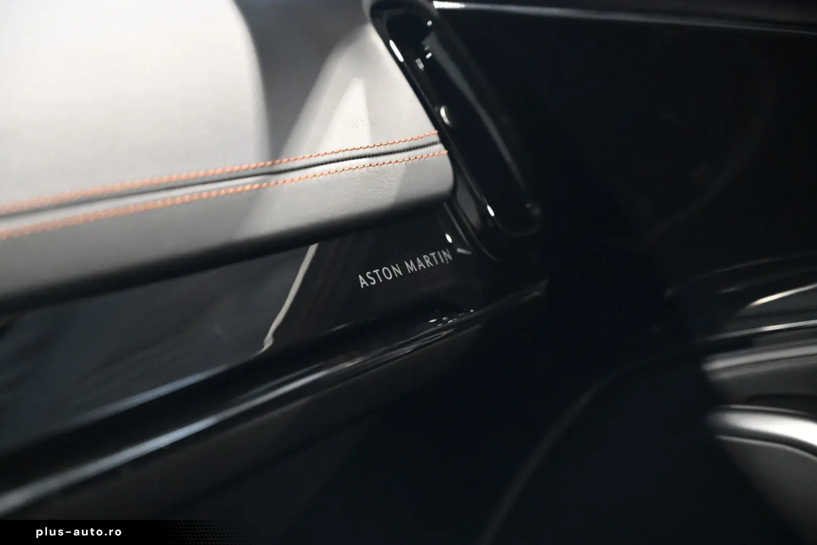 ASTON MARTIN DBX S Apex Grey PPF Lackschutz Magnesium Carbon