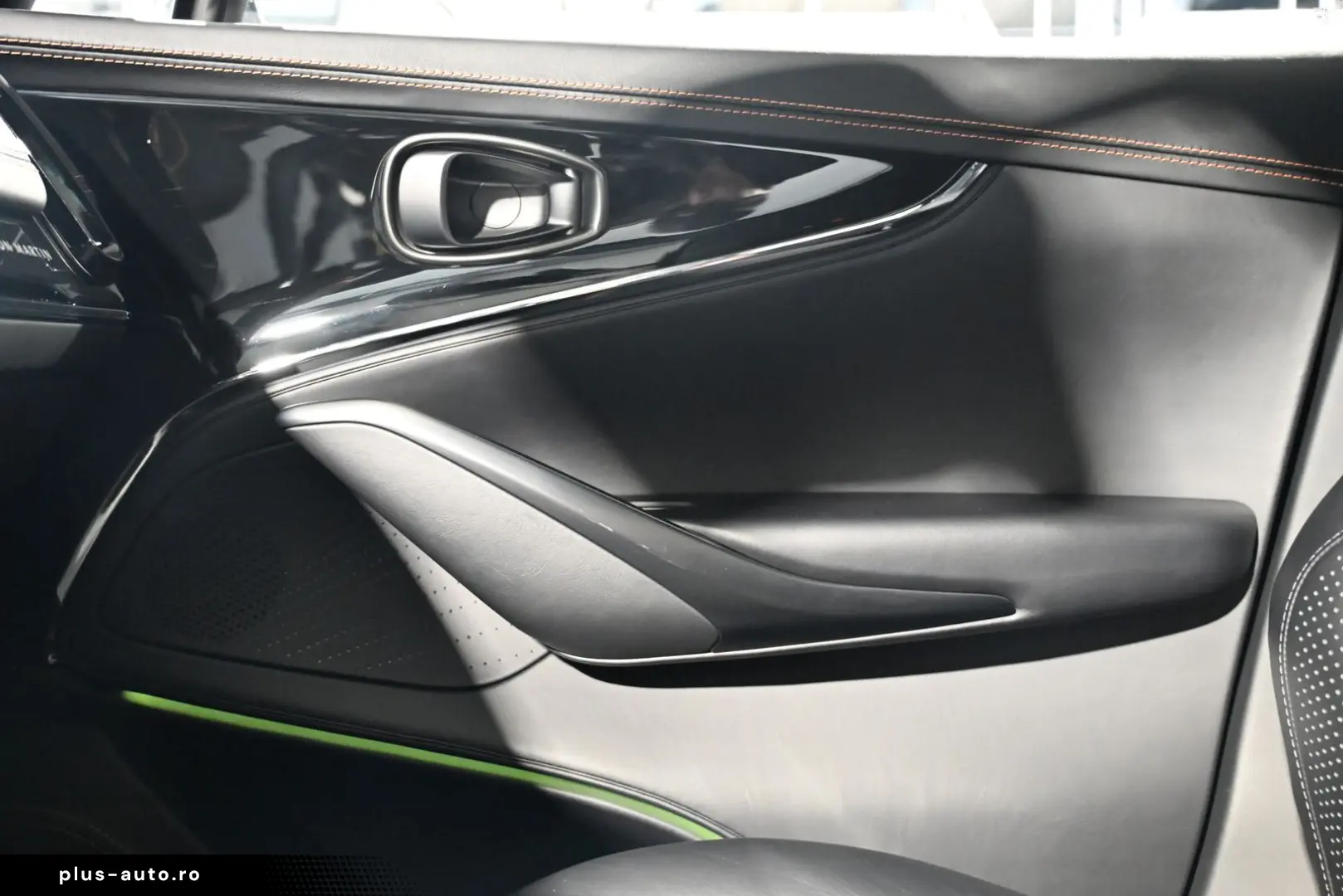 ASTON MARTIN DBX S Apex Grey PPF Lackschutz Magnesium Carbon