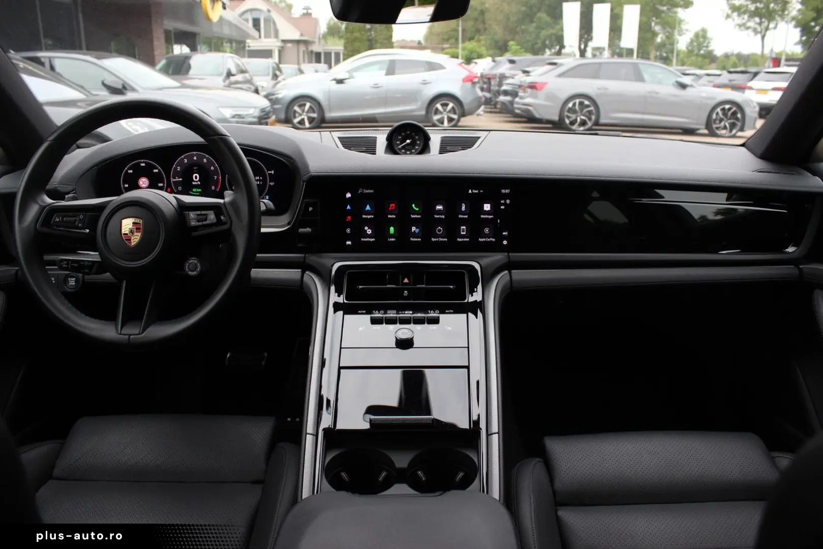 PORSCHE Panamera 2024 — imagine 2