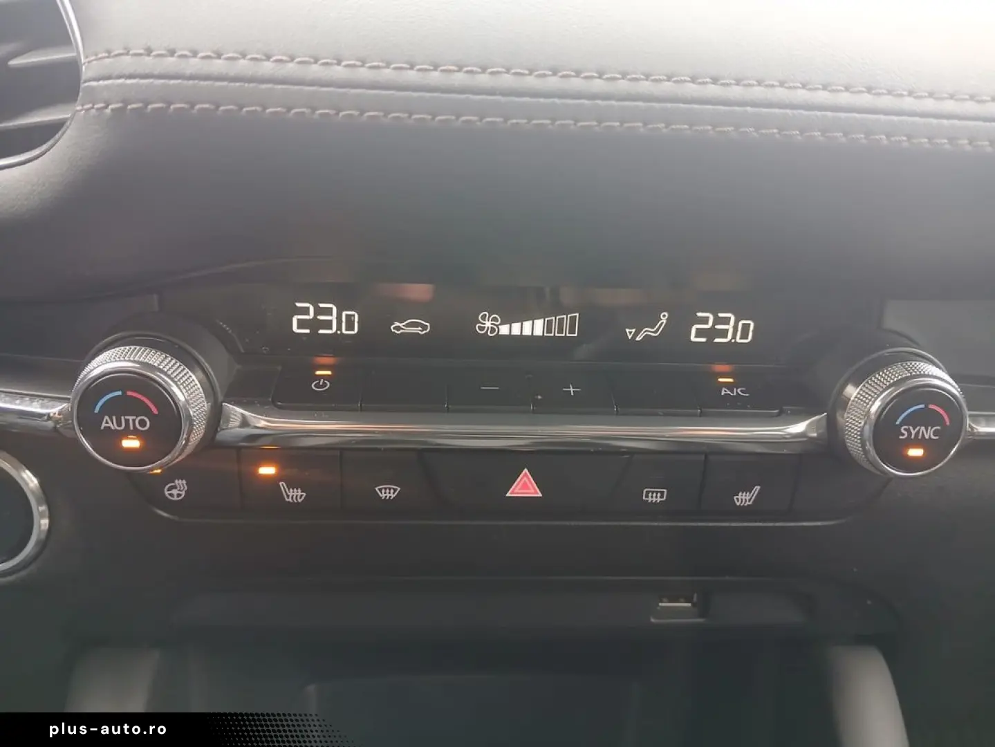 Mazda 3 Sedan e-Skyactiv-G122 AT MHEV Plus