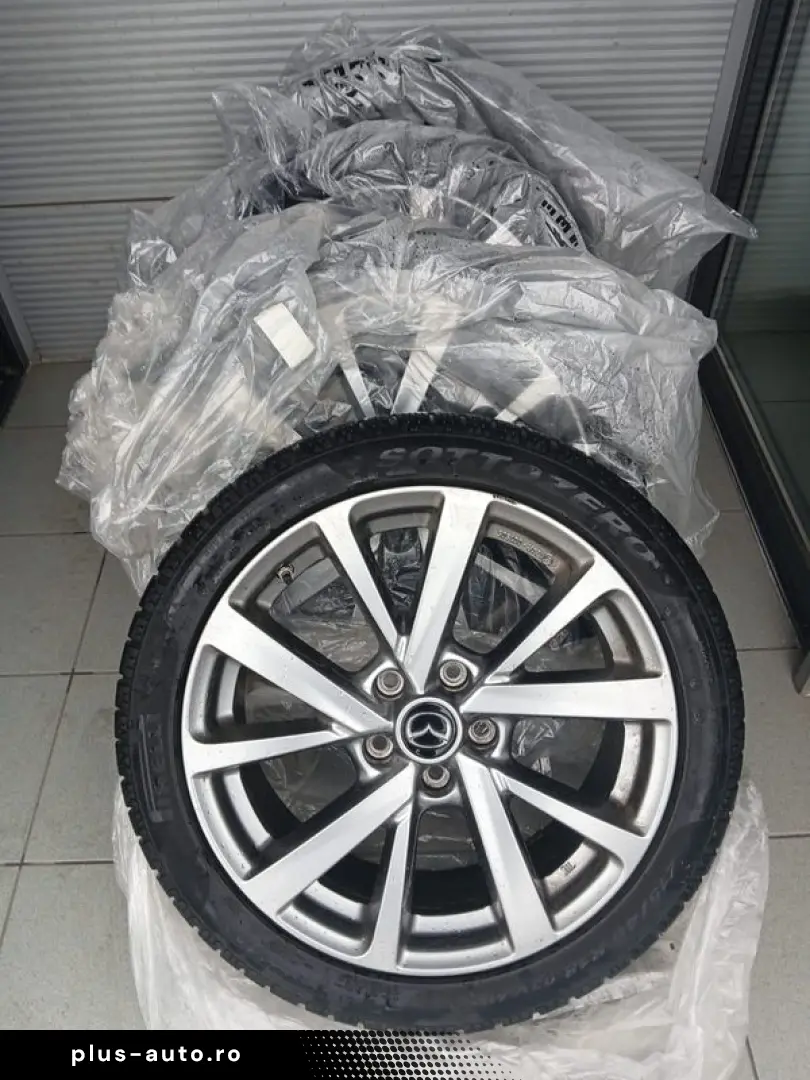 Mazda 3 Sedan e-Skyactiv-G122 AT MHEV Plus