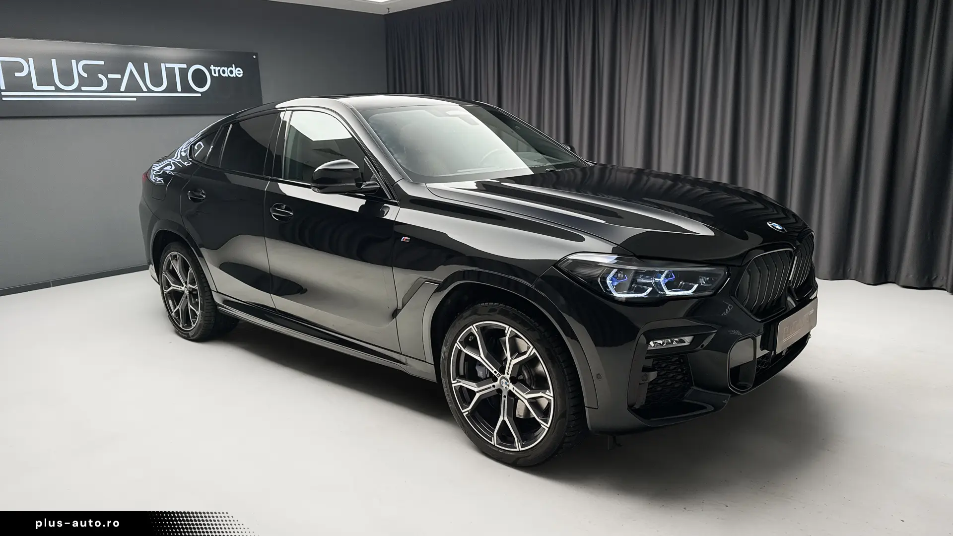 X6 xDrive30d M SPORT ICONIC GLOW SOFT CLOSE • PANO