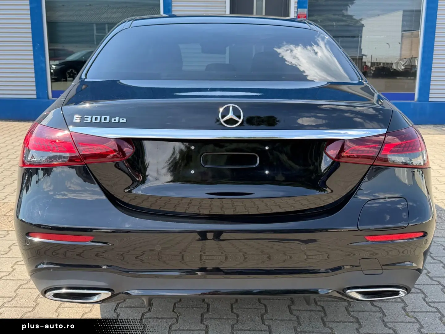 MERCEDES-BENZ E 300de Lim. AMG NIGHT LED TLEDER NAV RACM PDC