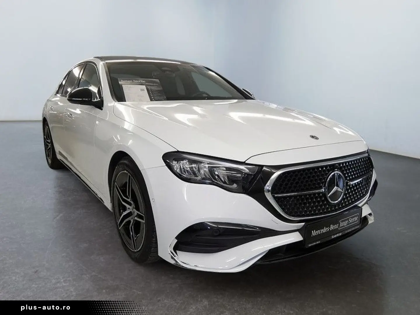 MERCEDES-BENZ E 220 d   AMG NIGHT DISTR KAMERA PANO SPUR PDC
