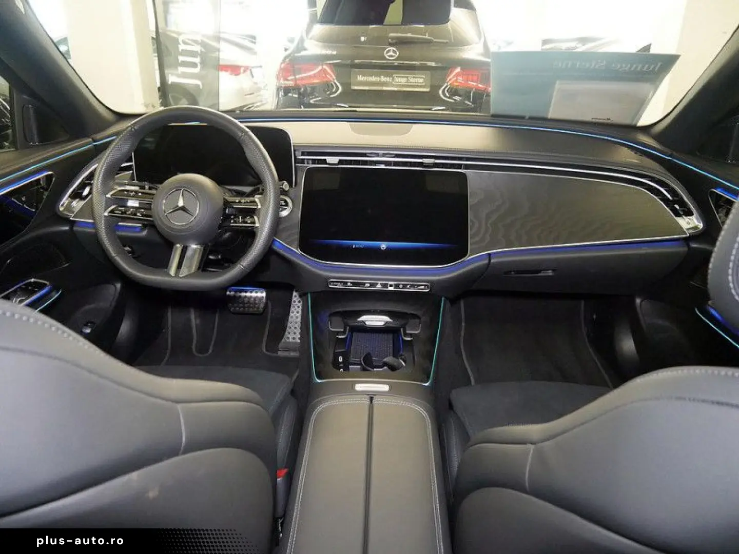 MERCEDES-BENZ E 220 d   AMG NIGHT DISTR KAMERA PANO SPUR PDC