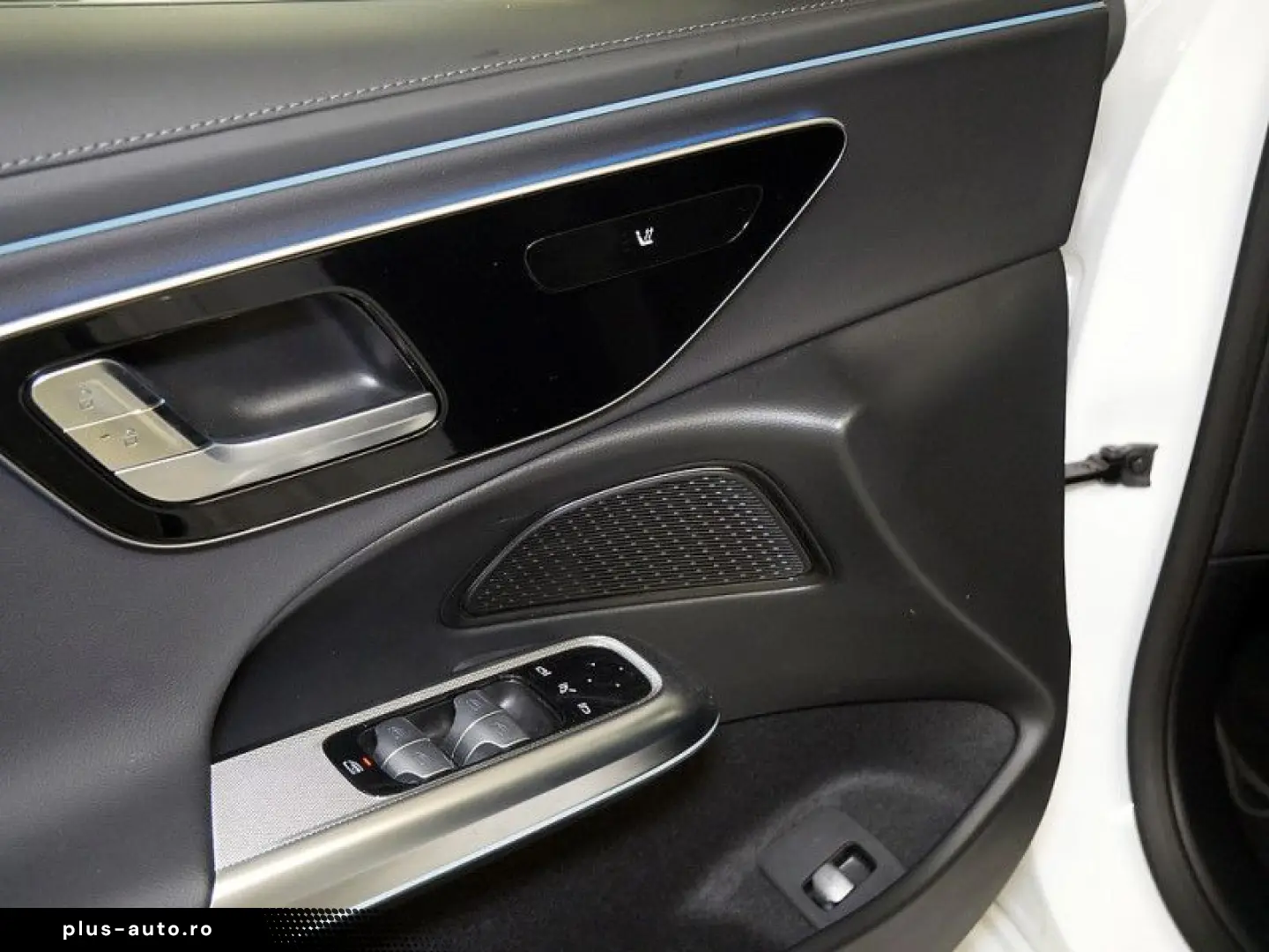 MERCEDES-BENZ E 220 d   AMG NIGHT DISTR KAMERA PANO SPUR PDC