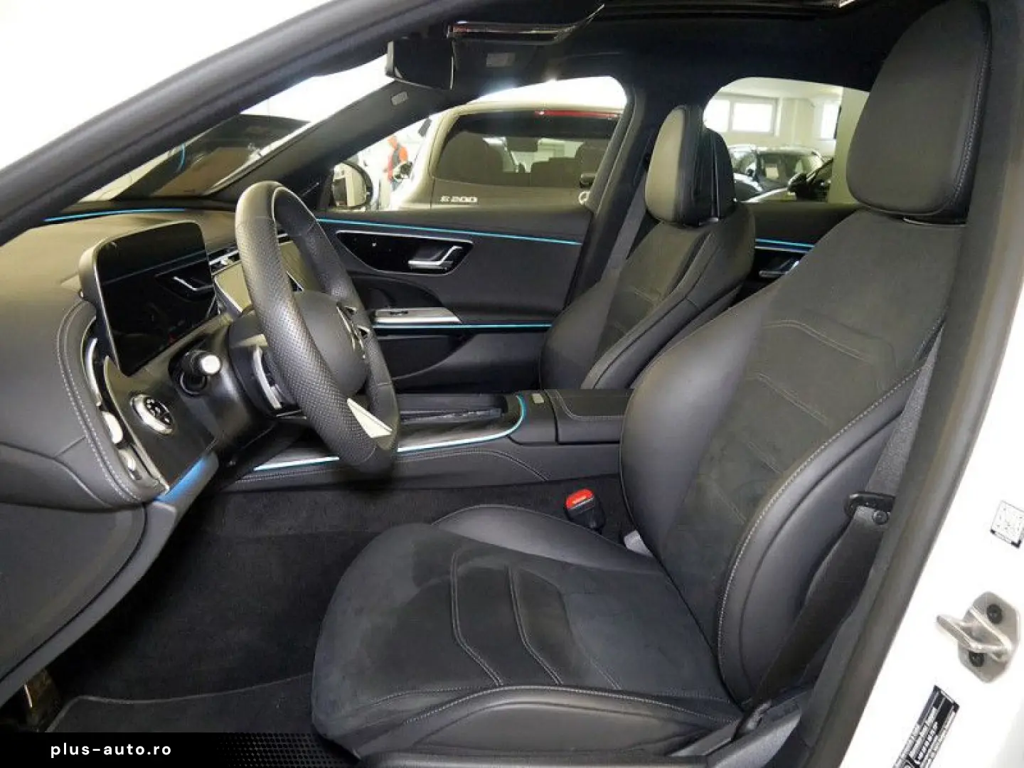 MERCEDES-BENZ E 220 d   AMG NIGHT DISTR KAMERA PANO SPUR PDC