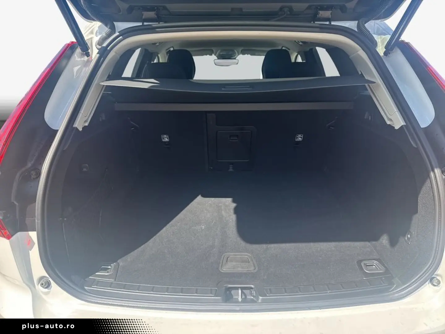 VOLVO XC60 B5 AWD Leder Pilot BLIS 19'' AH&hellip;