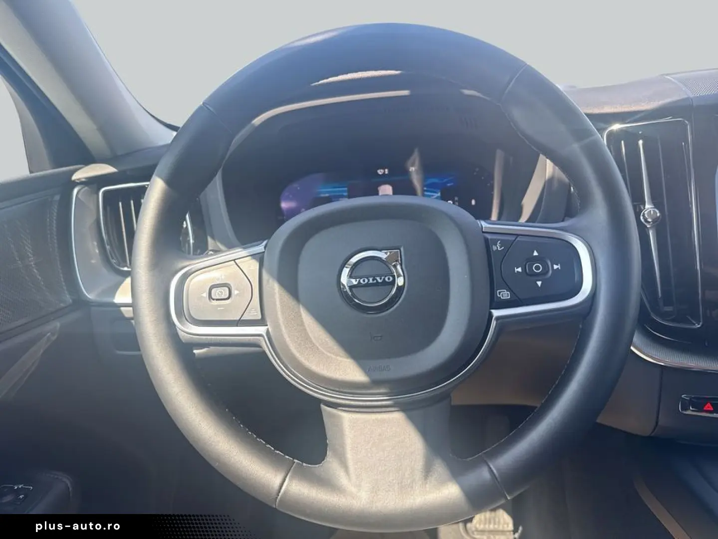 VOLVO XC60 B5 AWD Leder Pilot BLIS 19'' AH&hellip;