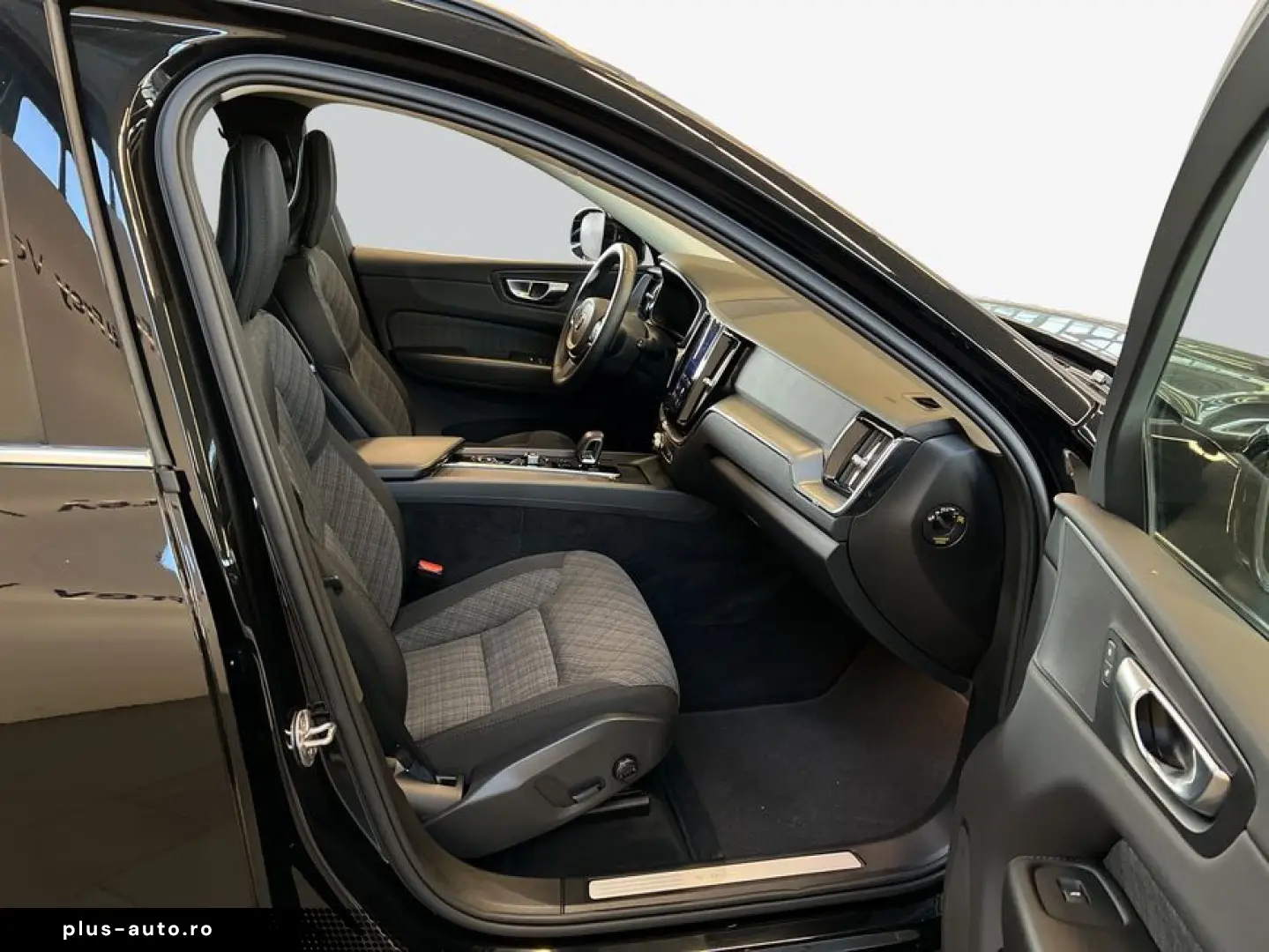 VOLVO XC60 B4 Aut BLIS PilotAssist Voll-LED Google-Map