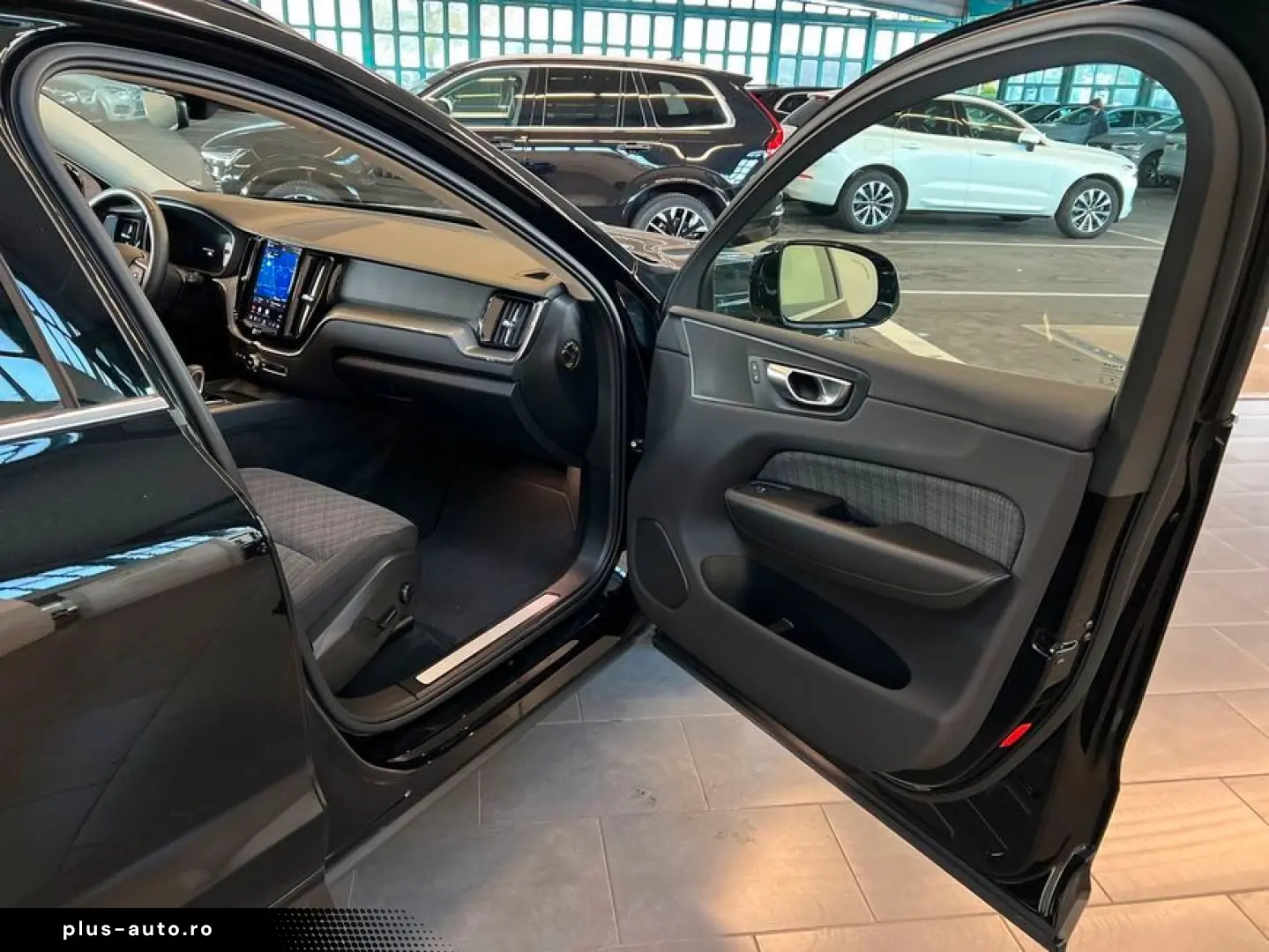 VOLVO XC60 B4 Aut BLIS PilotAssist Voll-LED Google-Map