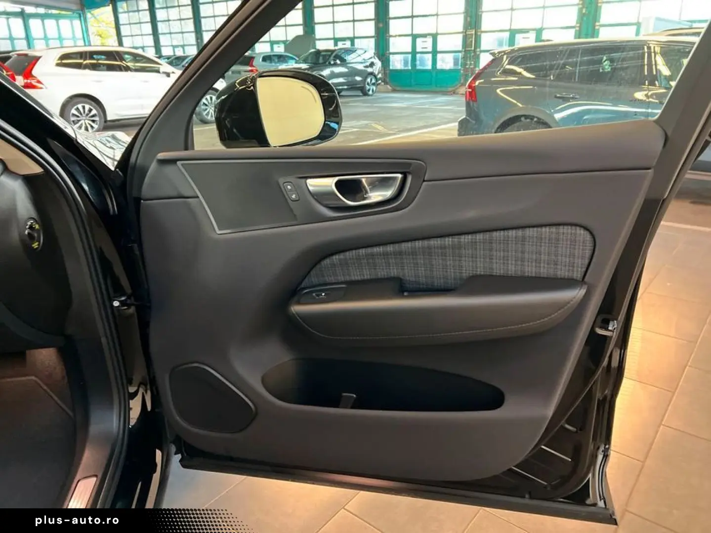 VOLVO XC60 B4 Aut BLIS PilotAssist Voll-LED Google-Map