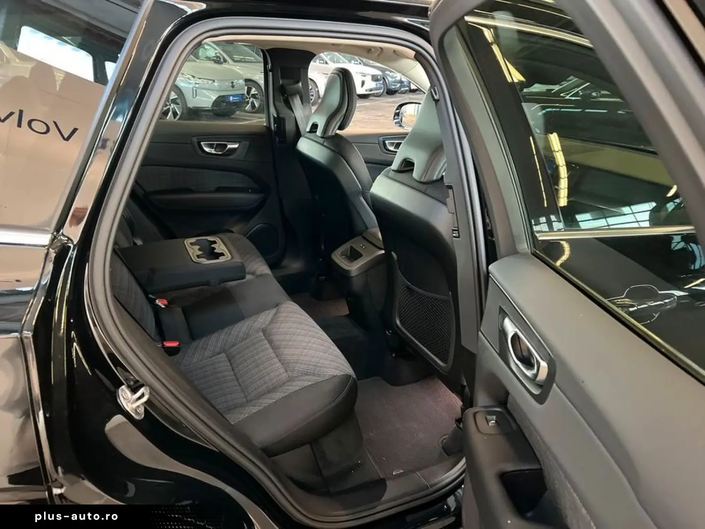VOLVO XC60 B4 Aut BLIS PilotAssist Voll-LED Google-Map
