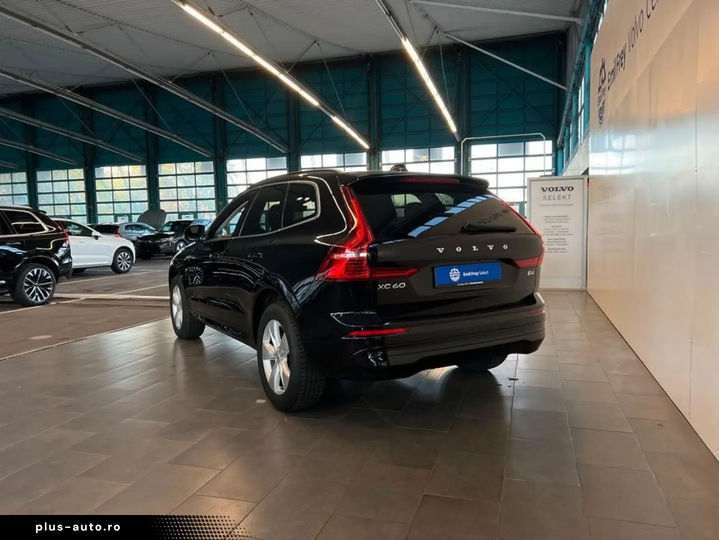 VOLVO XC60 B4 Aut BLIS PilotAssist Voll-LED Google-Map