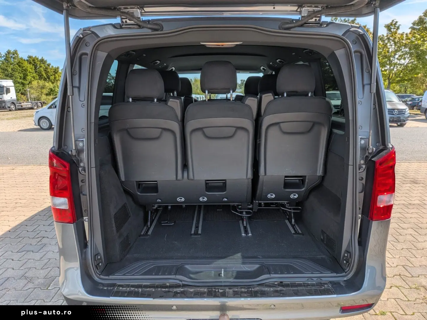 MERCEDES-BENZ V 220 d 8 locuri