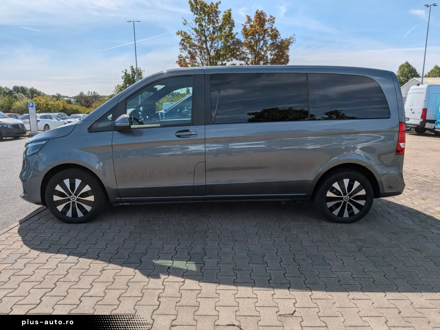 MERCEDES-BENZ V 220 d 8 locuri