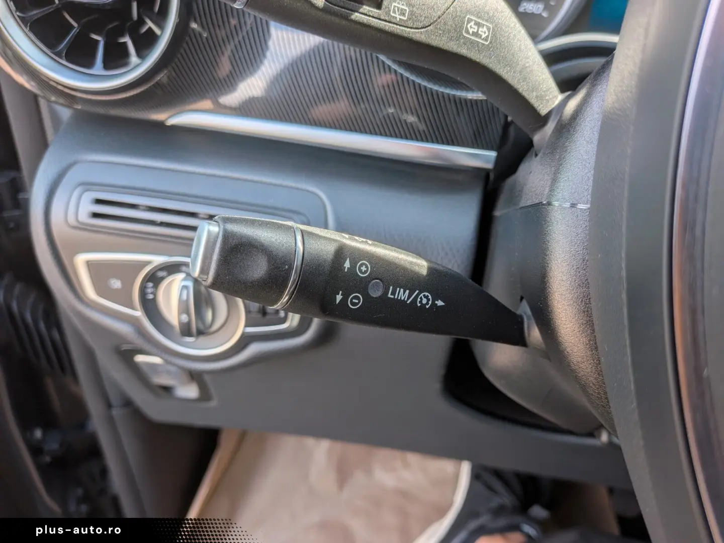 MERCEDES-BENZ V 220 d 8 locuri