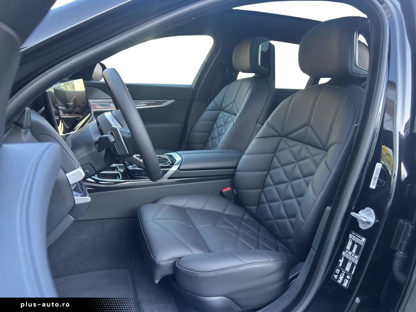 BMW 740d xDrive M Sport TV Executive Lounge