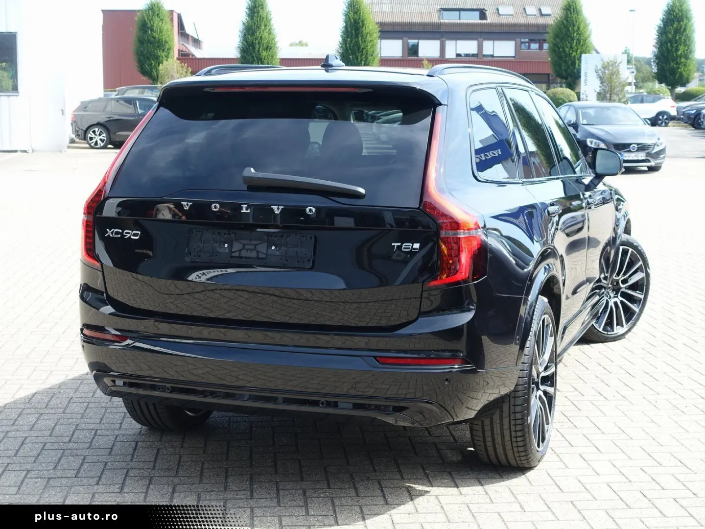 VOLVO XC90 Ultra Dark T8 AWD Plug-in   Pano B&W FourC